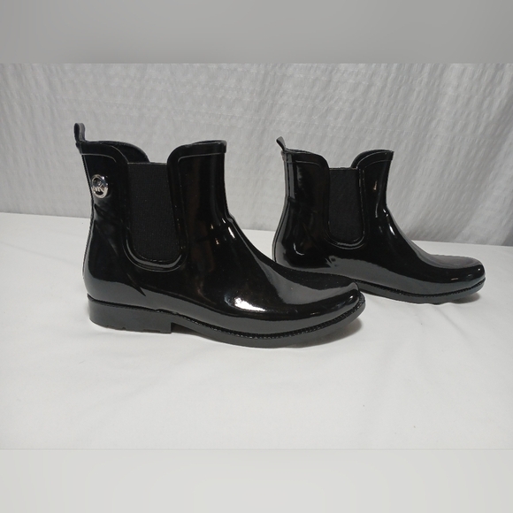 Micheal Kors Pull On Ankle Rain Boots. Size 10 - Picture 2 of 7